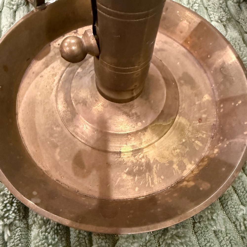 Antique Brass Chamberstick Candlestick Holder with candle lift and spill plate - Picture 4 of 11